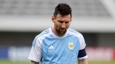 Milei Criticizes Argentina’s National Team for Falklands Flag