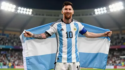 Argentina players show Malvinas flag after World Cup win