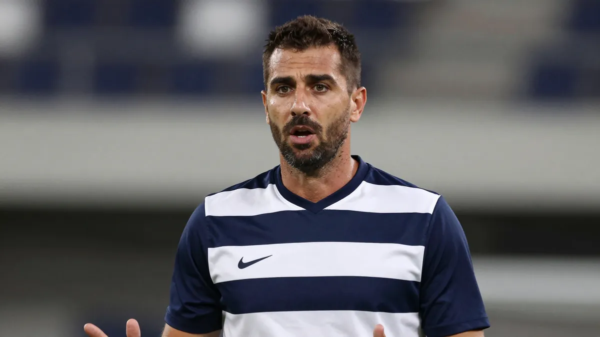 Netflix pays tribute to Scaloneta in Korean film: Who is Emiliano Scaloni?