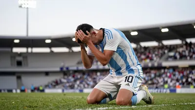 Argentina's U19 team won the silver medal at the 2026 South American Games, losing 5-4 on penalties to Paraguay after a...