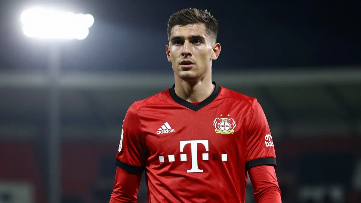 Medina firma por Bayer Leverkusen tras brillar en el Mundial